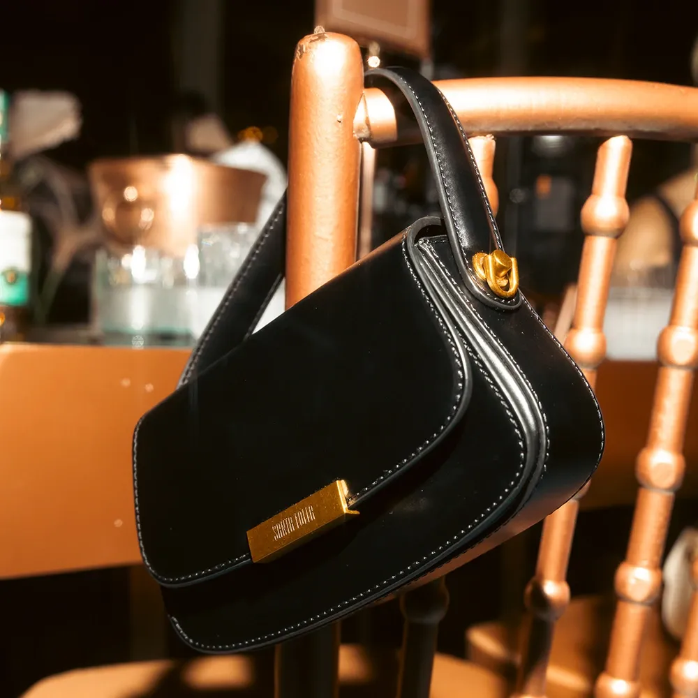 Bolsa Pequena Soft Preta Alça Dupla