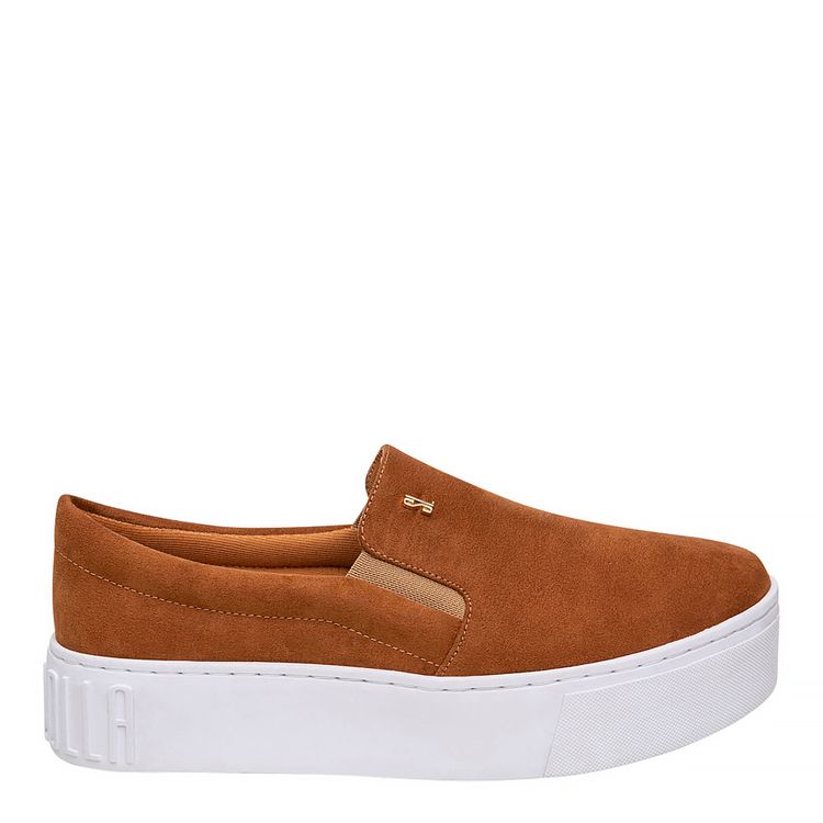 tenis vermelho sola marrom