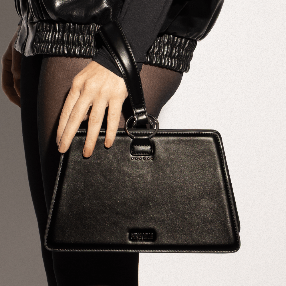 Bolsa Trapézio Soft Preta Alça Transversal