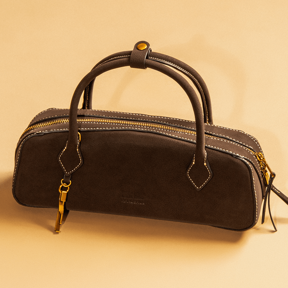 Bolsa Baguete Pequena Nobuck Marrom Dark Alça Dupla
