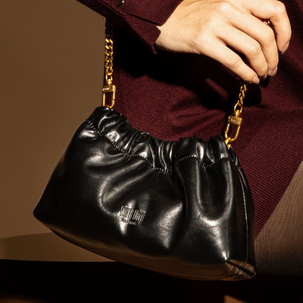 Bolsa Soft Preto Alça de Ombro Corrente