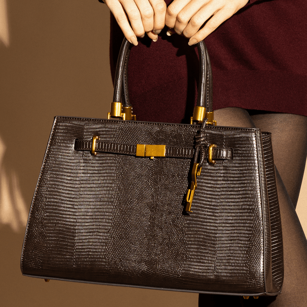 Bolsa Média Texturizada Lizard Alça Transversal Marrom Dark