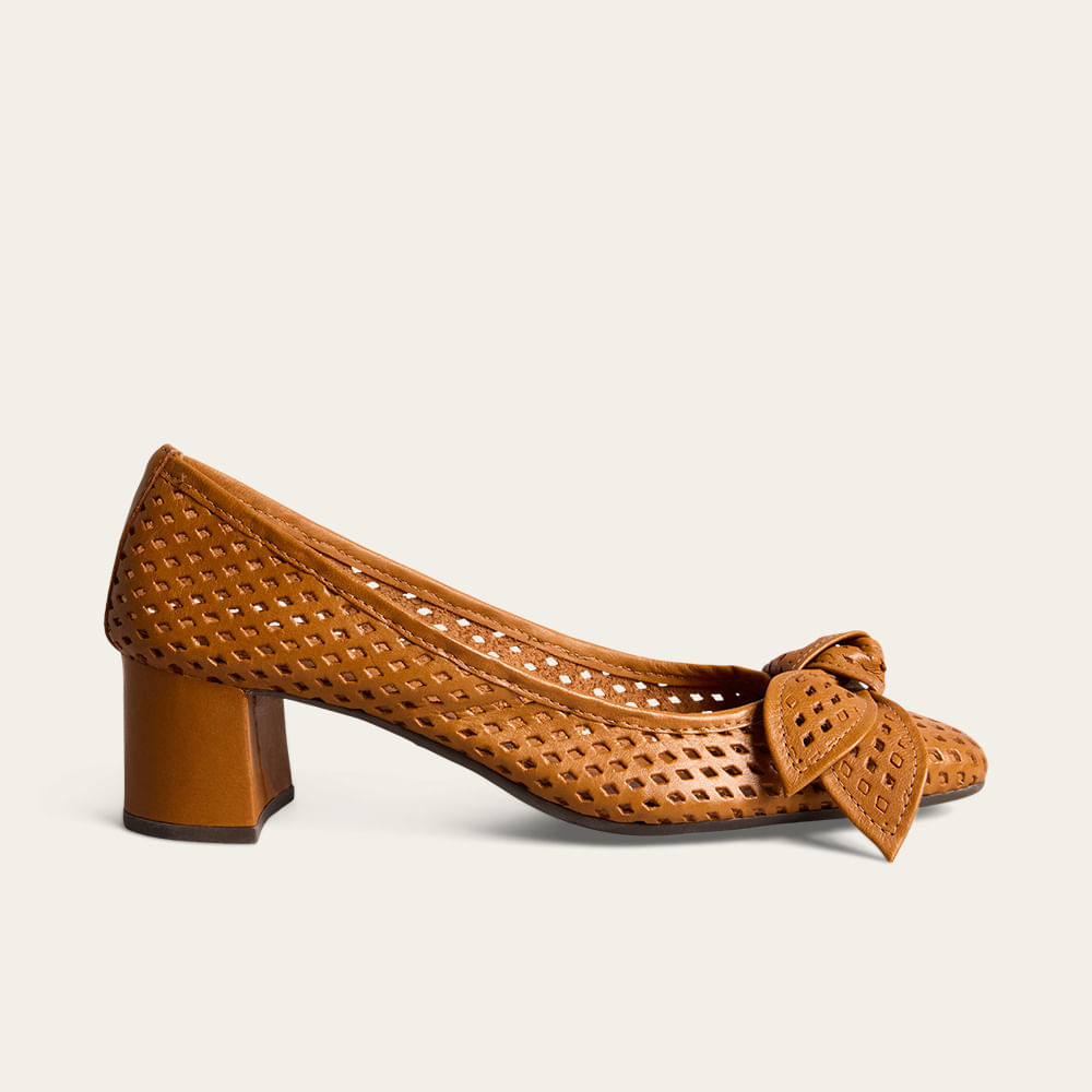Scarpin Boneca Vazado Couro Soft Salto Grosso Marrom Safari