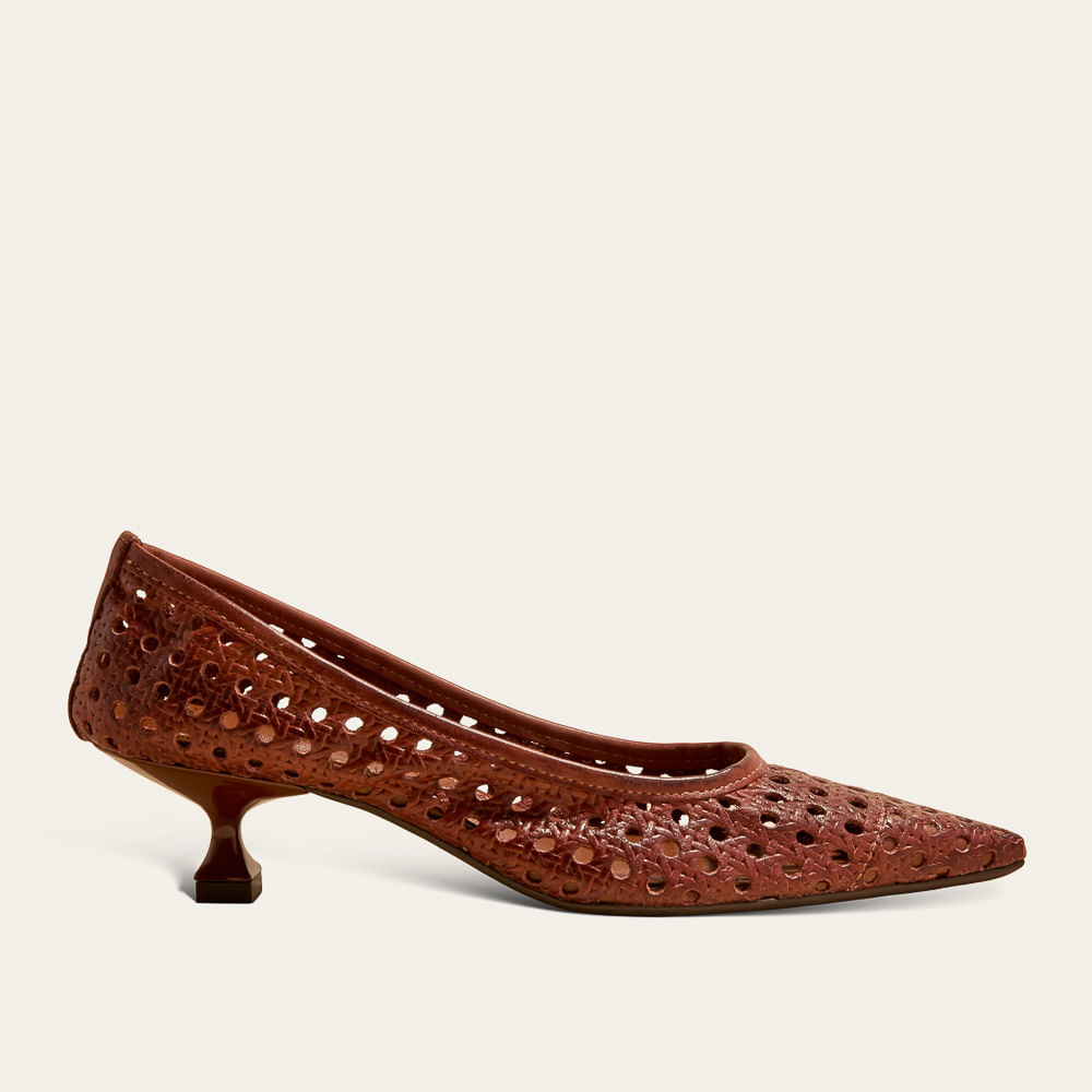 Scarpin Couro Premium Vazado Terracota Salto Kitten