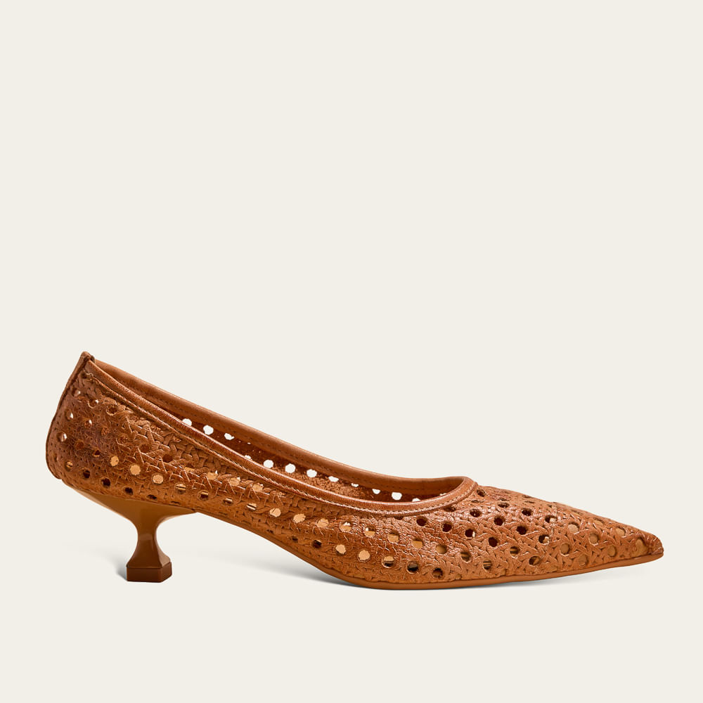 Scarpin Couro Premium Vazado Marrom Salto Kitten