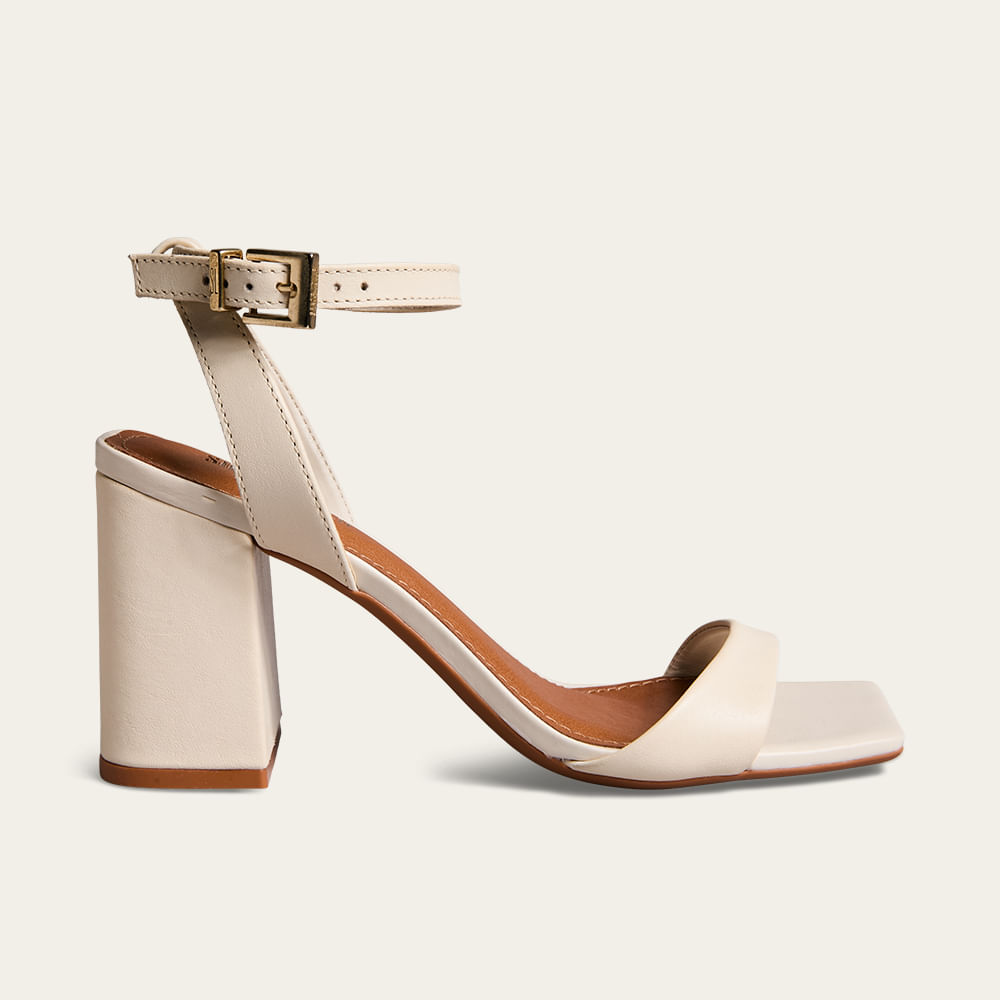 Sandália Couro Nobre Bico Quadrado Off White Salto Bloco