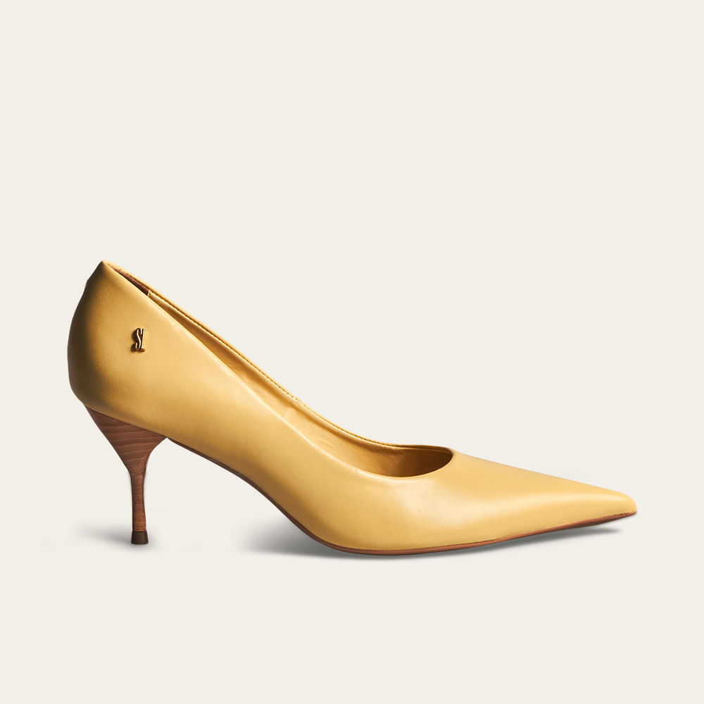 Scarpin Couro Bico Fino Salto Médio Amarelo