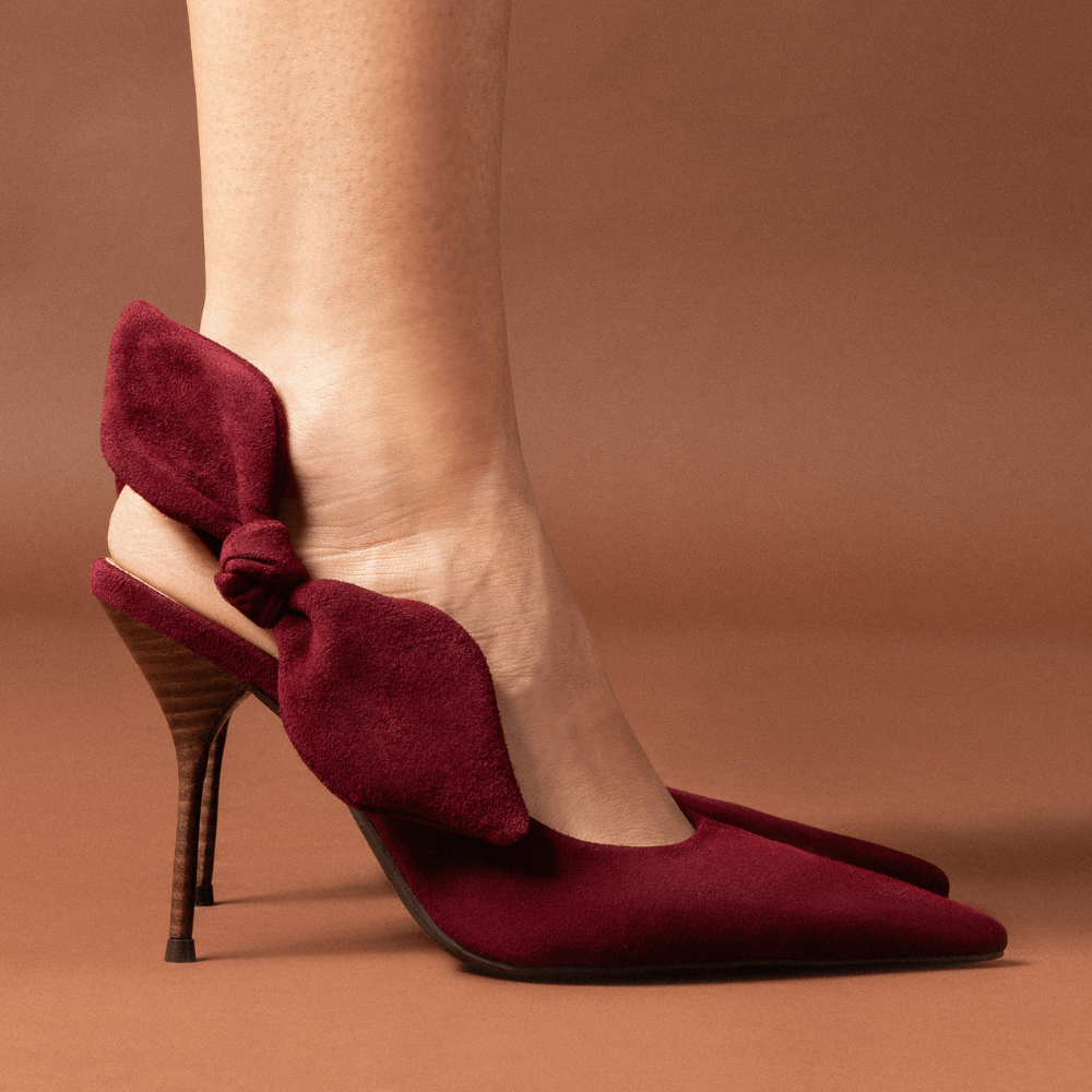 Scarpin Slingback Couro Camurça Merlot Amarração